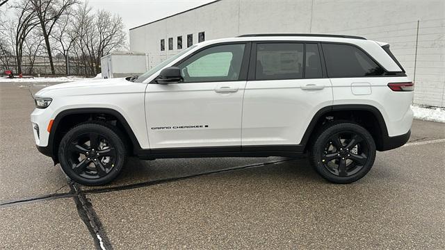 Thumbnail image of 2025 Jeep Grand Cherokee at Golling Chrysler Dodge Jeep Ram
