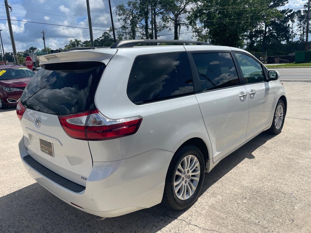 Thumbnail image of 2015 Toyota Sienna at IMPERIAL AUTO SALES, INC.