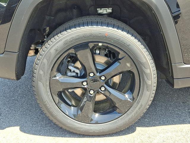 Thumbnail image of 2025 Jeep Grand Cherokee at The Jeep Store-Seaview - New