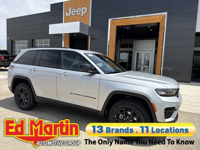 Thumbnail image of 2025 Jeep Grand Cherokee at 7 EM Used