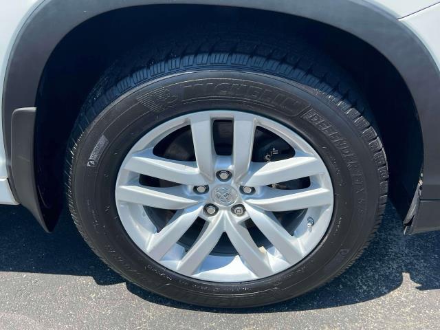 Thumbnail image of 2015 Toyota Highlander at Island Acura