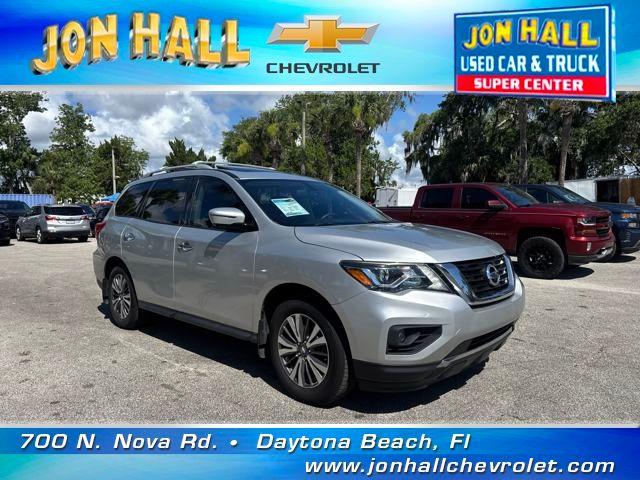 Thumbnail image of 2017 Nissan Pathfinder at Jon Hall Chevrolet