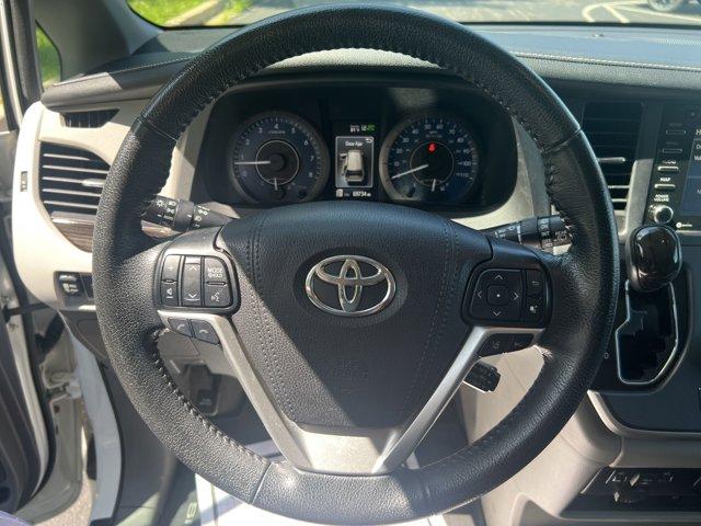 Thumbnail image of 2020 Toyota Sienna at Uftring Land Rover and Jaguar of Peoria USED