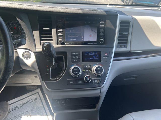 Thumbnail image of 2020 Toyota Sienna at Uftring Land Rover and Jaguar of Peoria USED