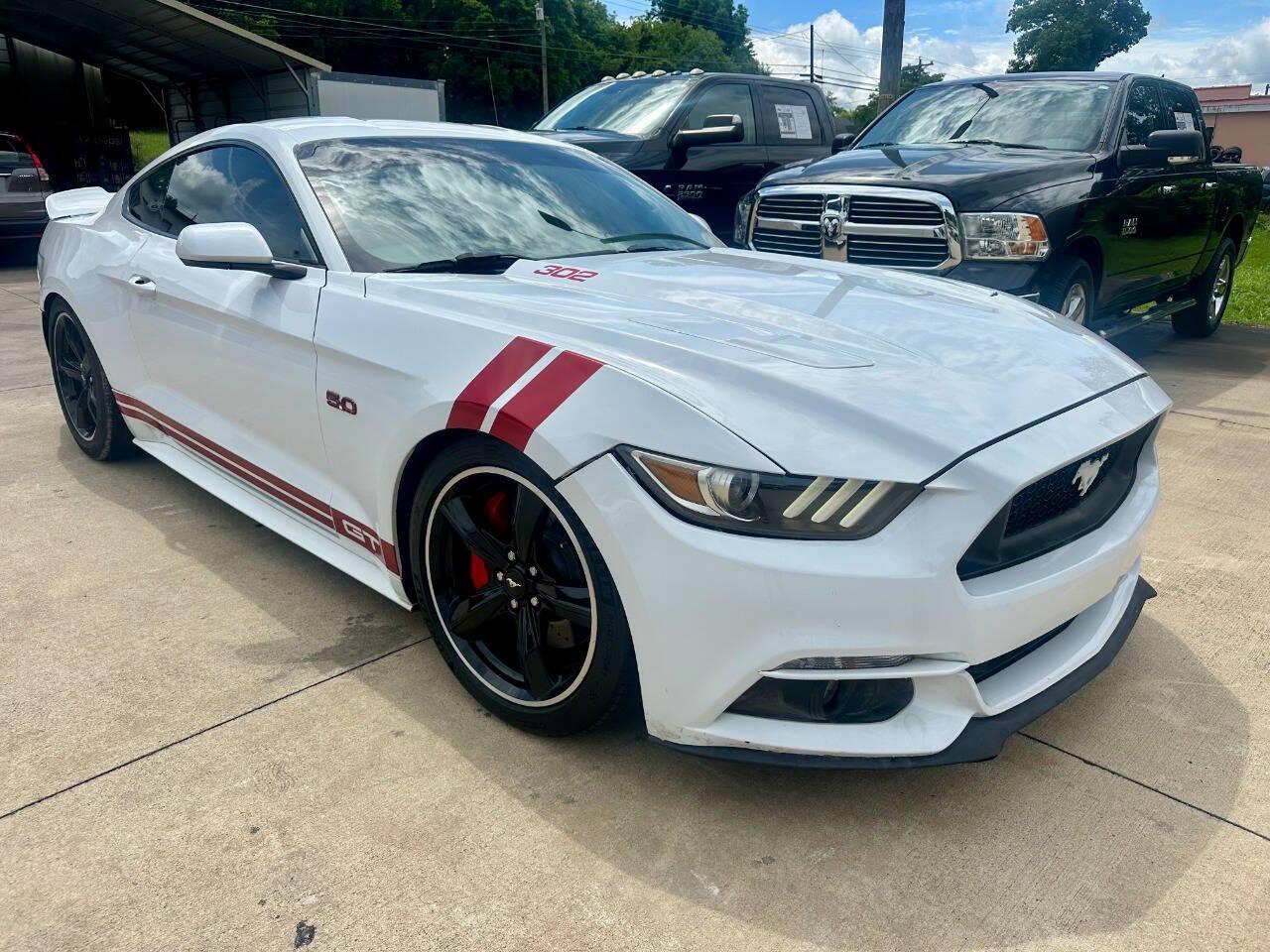 Thumbnail image of 2017 Ford Mustang at Van 2 Auto Sales Inc.