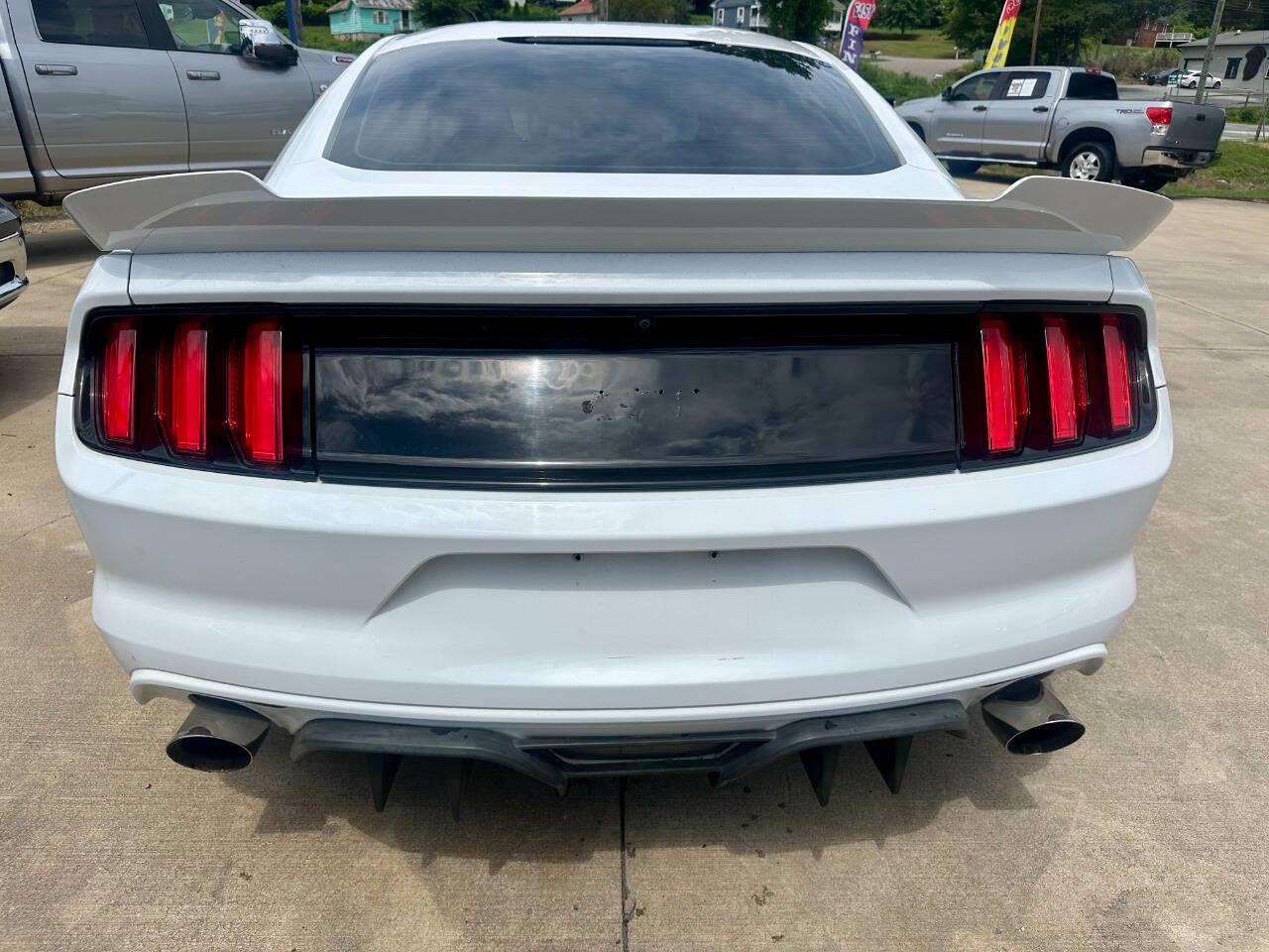 Thumbnail image of 2017 Ford Mustang at Van 2 Auto Sales Inc.