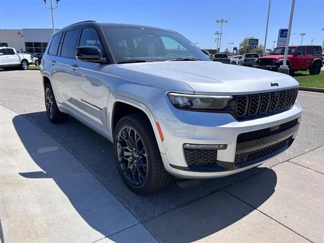 Thumbnail image of 2025 Jeep Grand Cherokee L at John Morlan Chrysler Preowned
