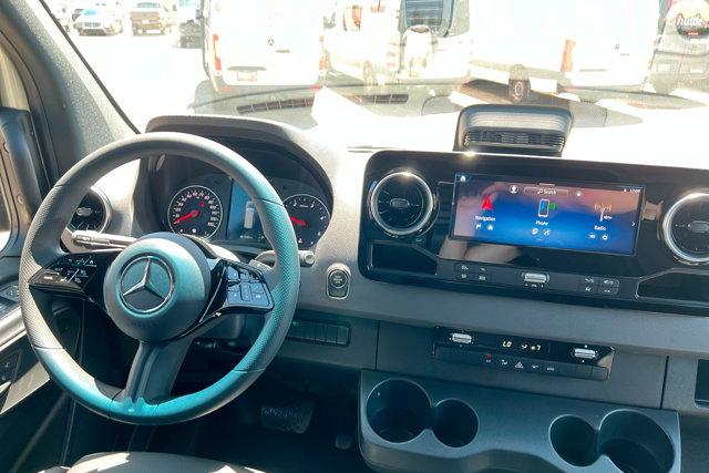 Thumbnail image of 2025 Mercedes-Benz Sprinter at MercedesBenzOfStGeorge NEW