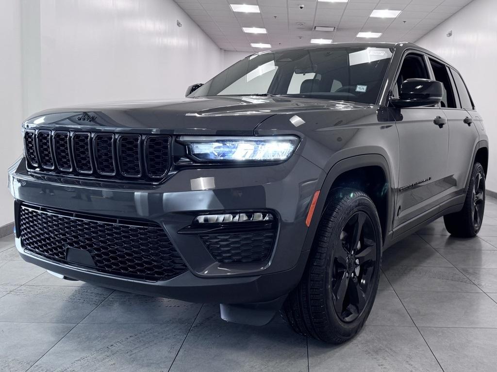 Thumbnail image of 2025 Jeep Grand Cherokee at South Shore Chrysler Dodge Jeep RAM