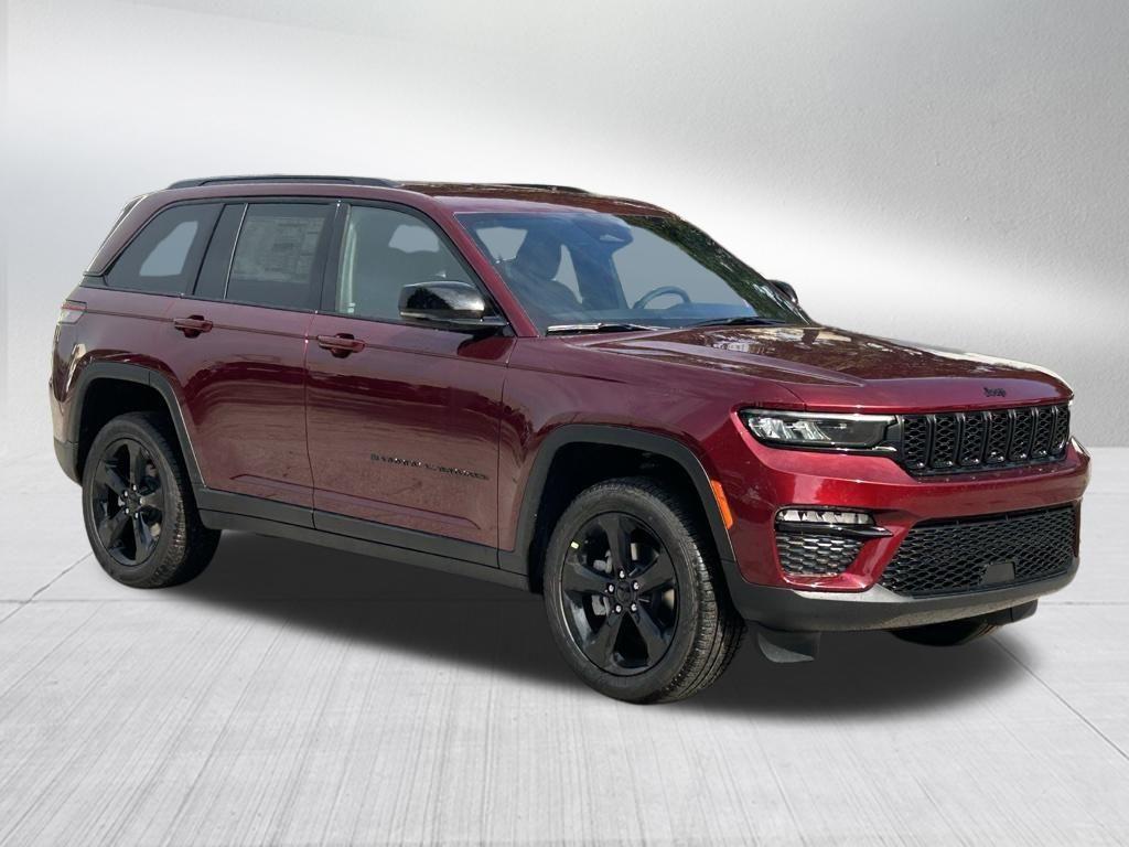 Thumbnail image of 2025 Jeep Grand Cherokee at Kendall Dodge Chrysler Jeep Ram