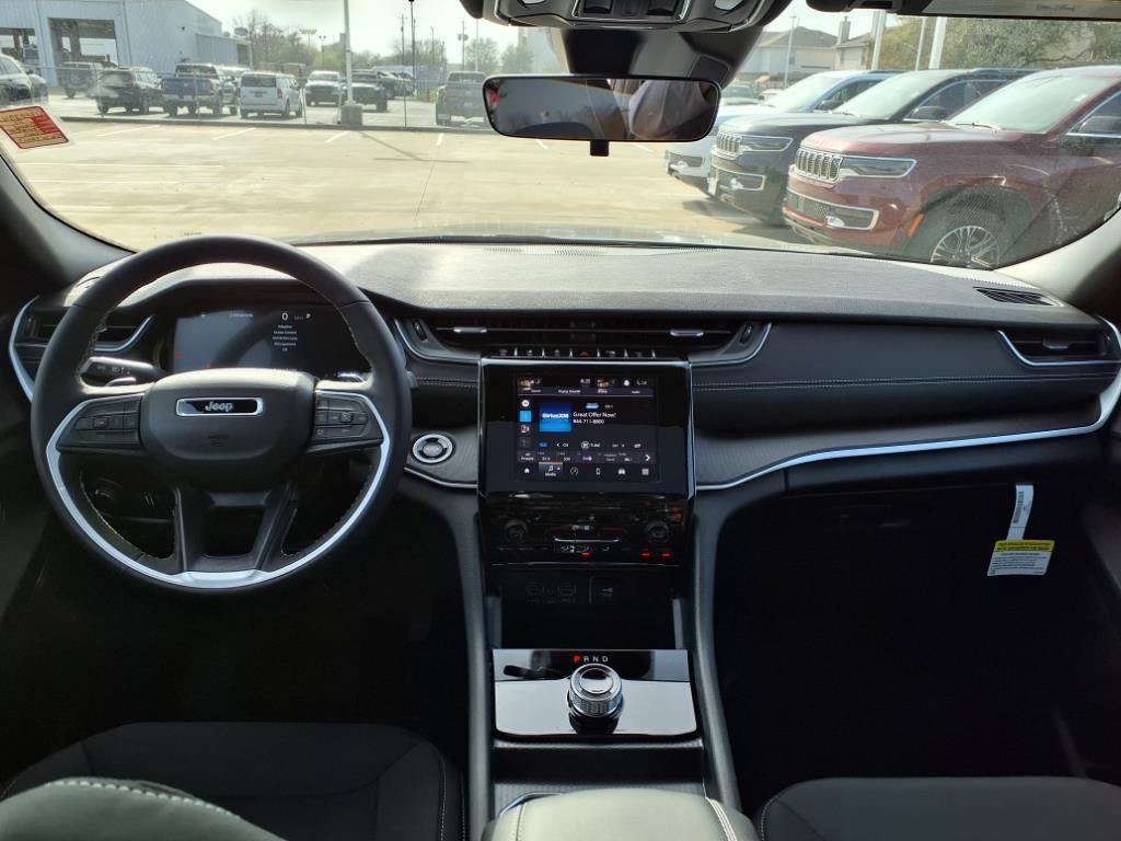 Thumbnail image of 2025 Jeep Grand Cherokee L at Bayshore Chrysler Jeep Dodge Ram