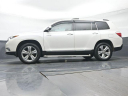 Thumbnail image of 2013 Toyota Highlander at New Rochelle Toyota