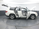 Thumbnail image of 2013 Toyota Highlander at New Rochelle Toyota