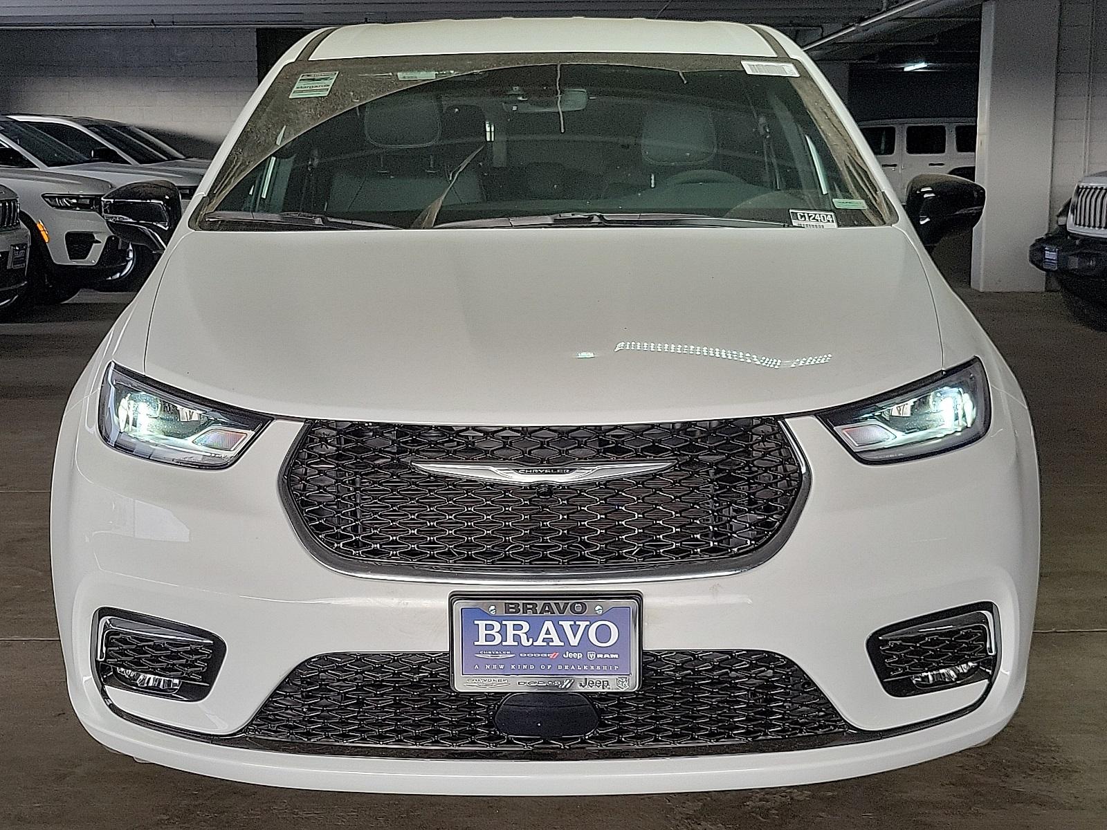 Thumbnail image of 2025 Chrysler Pacifica at Wetzel Chevrolet