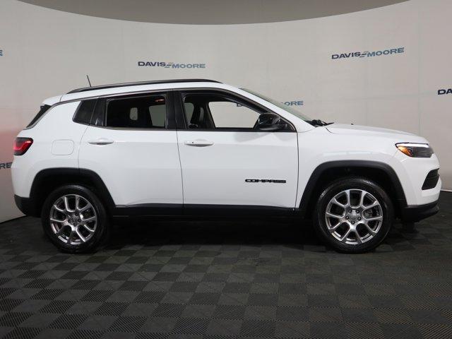 Thumbnail image of 2022 Jeep Compass at DavisMooreChryslerDodgeJeepUSED of Wichita, KS
