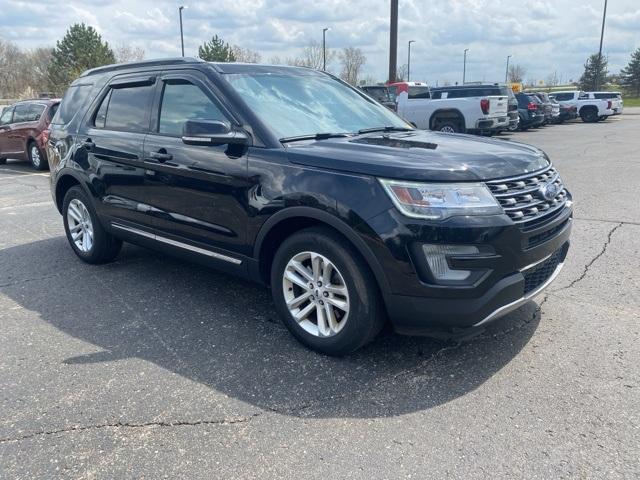 Thumbnail image of 2017 Ford Explorer at LaFontaine Chrysler Dodge Jeep Ram of Fenton