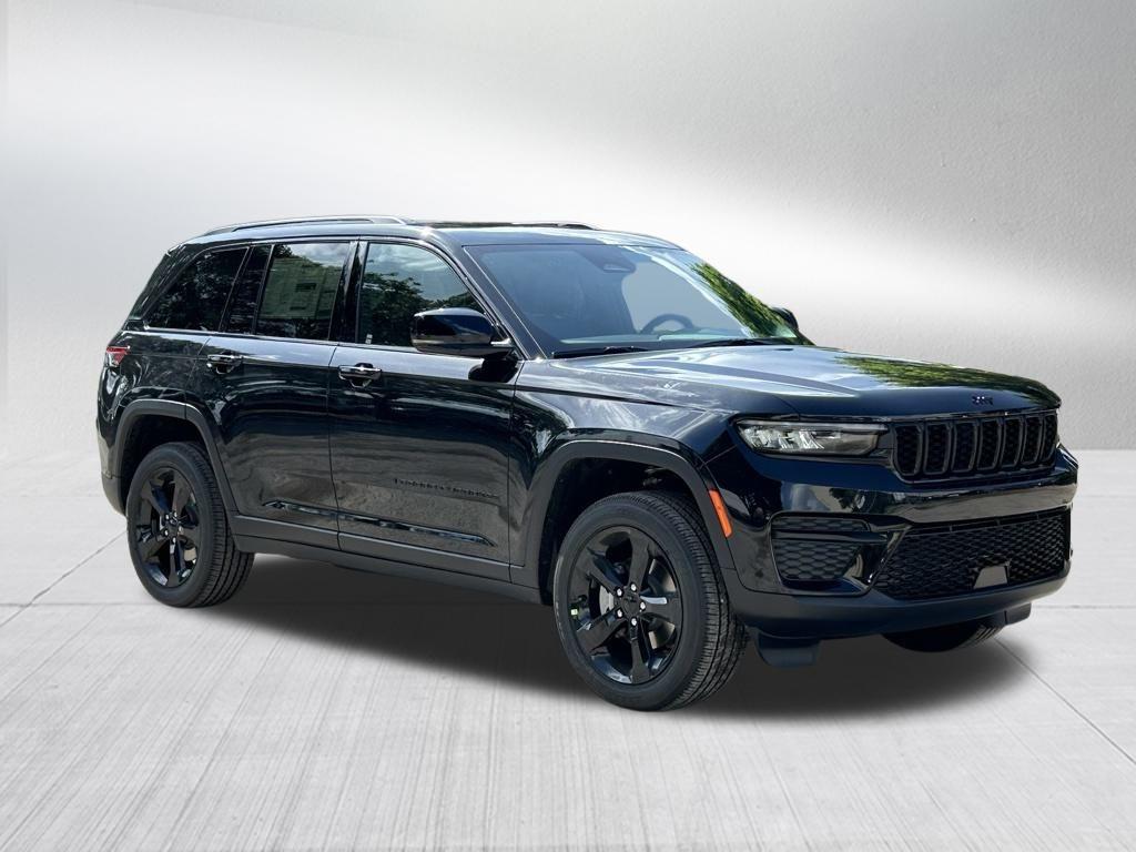 Thumbnail image of 2025 Jeep Grand Cherokee at Kendall Dodge Chrysler Jeep Ram