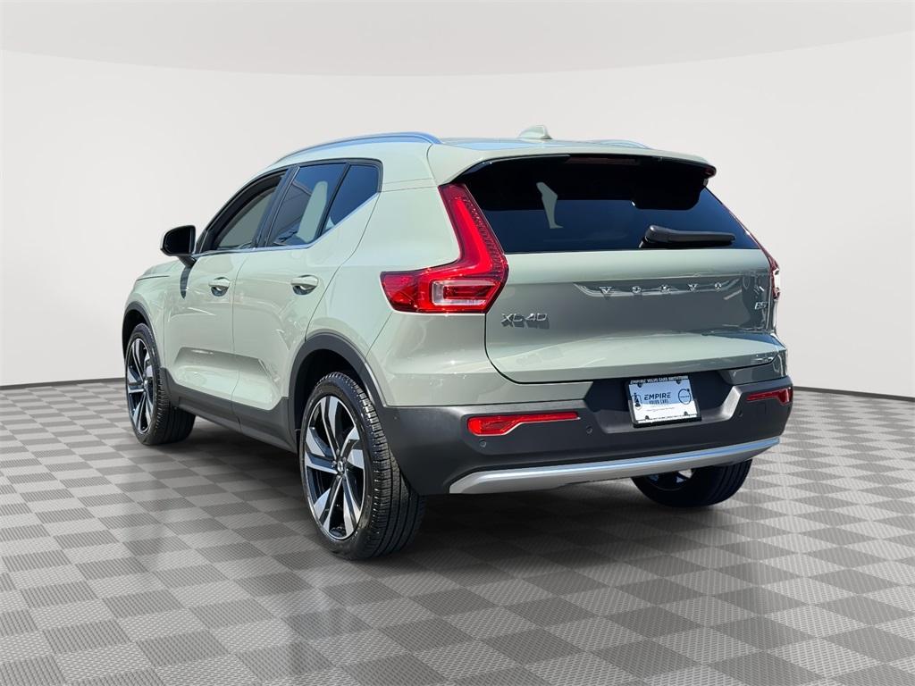 Thumbnail image of 2025 Volvo XC40 at Empire Volvo Cars of Smithtown