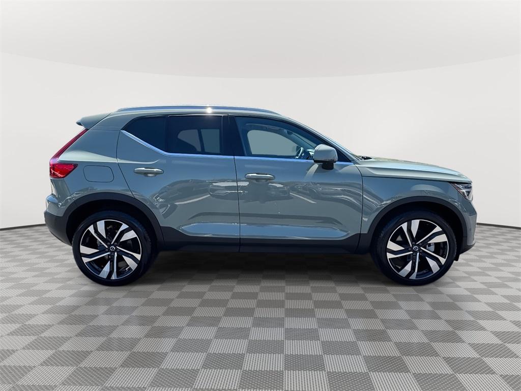 Thumbnail image of 2025 Volvo XC40 at Empire Volvo Cars of Smithtown