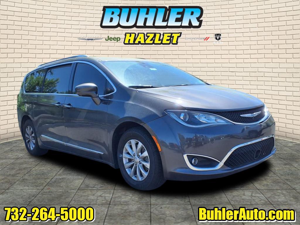 Thumbnail image of 2018 Chrysler Pacifica at Buhler & Bitter Chrysler Jeep Dodge