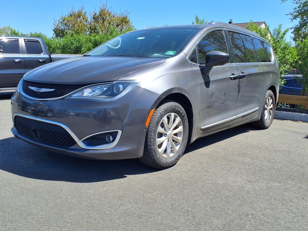 Thumbnail image of 2018 Chrysler Pacifica at Buhler & Bitter Chrysler Jeep Dodge