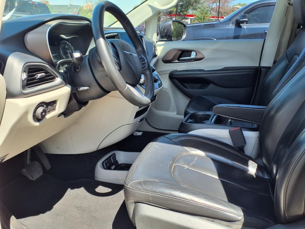 Thumbnail image of 2018 Chrysler Pacifica at Buhler & Bitter Chrysler Jeep Dodge