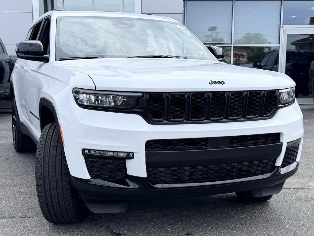Thumbnail image of 2025 Jeep Grand Cherokee L at South Shore Chrysler Dodge Jeep RAM