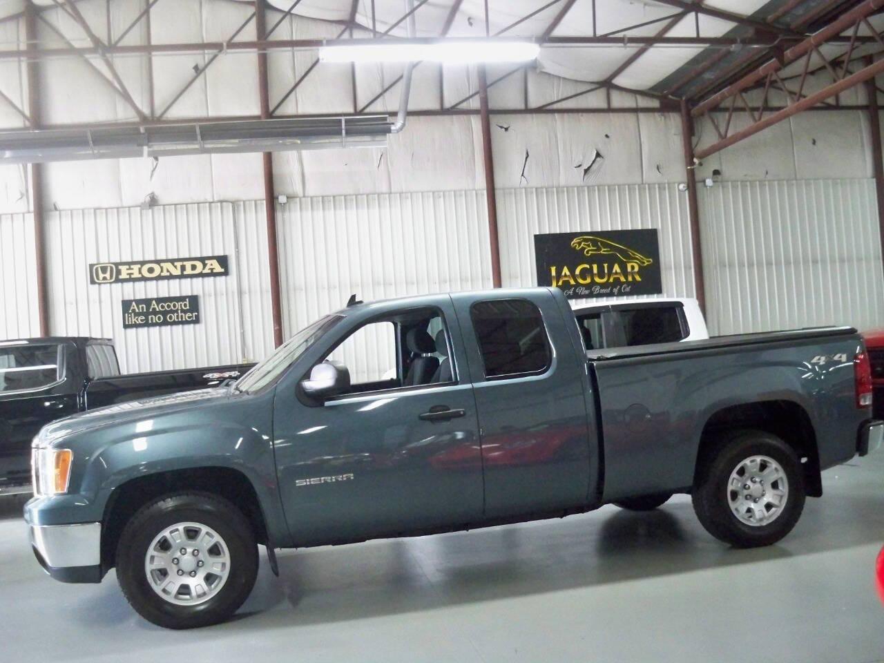 Thumbnail image of 2010 GMC Sierra 1500 at Nice Car Company Inc.