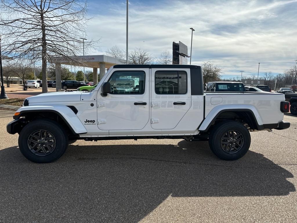 Thumbnail image of 2024 Jeep Gladiator at Blackburn Motor Co