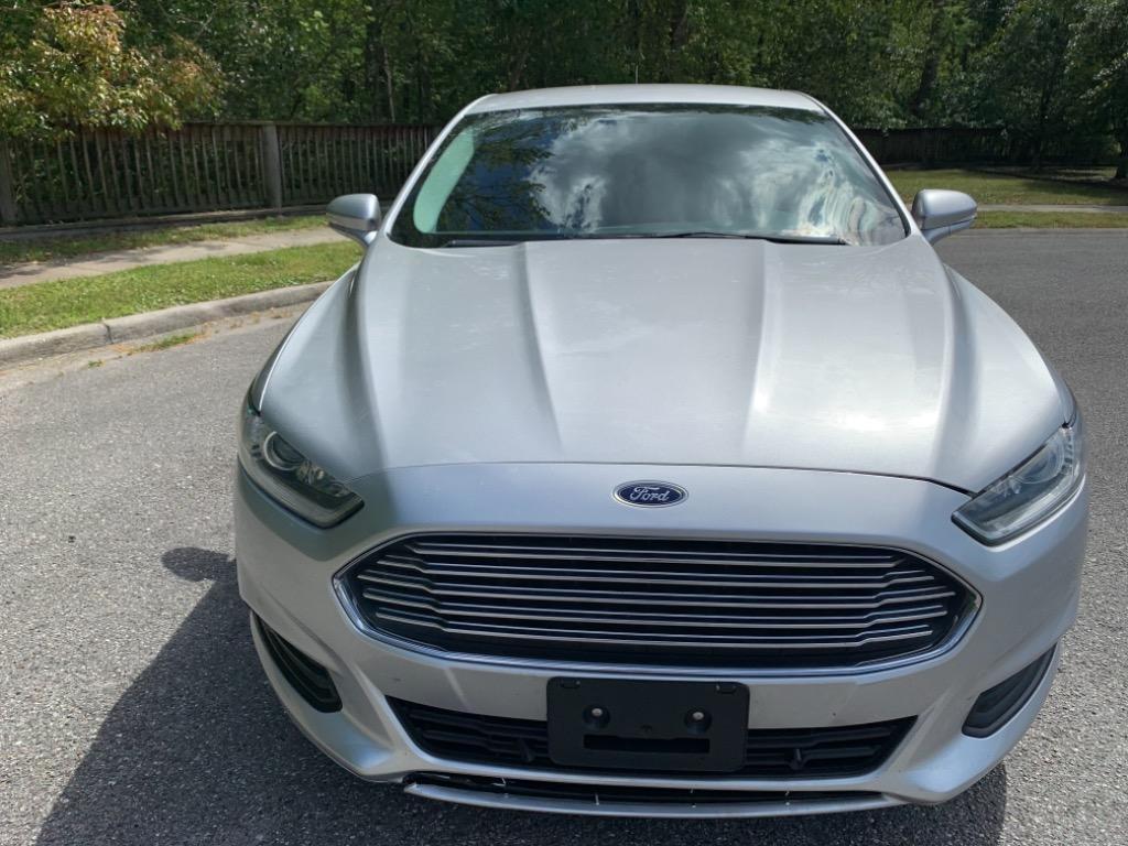 Thumbnail image of 2016 Ford Fusion at KC United Auto, LLC