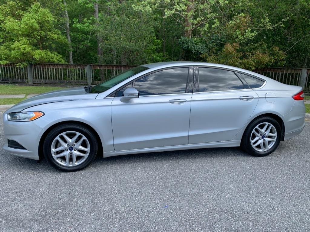Thumbnail image of 2016 Ford Fusion at KC United Auto, LLC