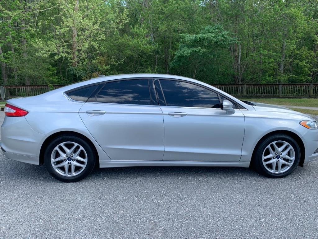 Thumbnail image of 2016 Ford Fusion at KC United Auto, LLC