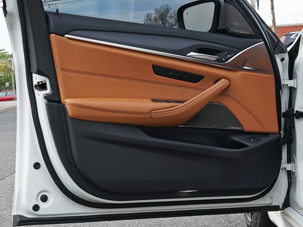 Thumbnail image of 2022 BMW 5 Series at Auto Expo Store