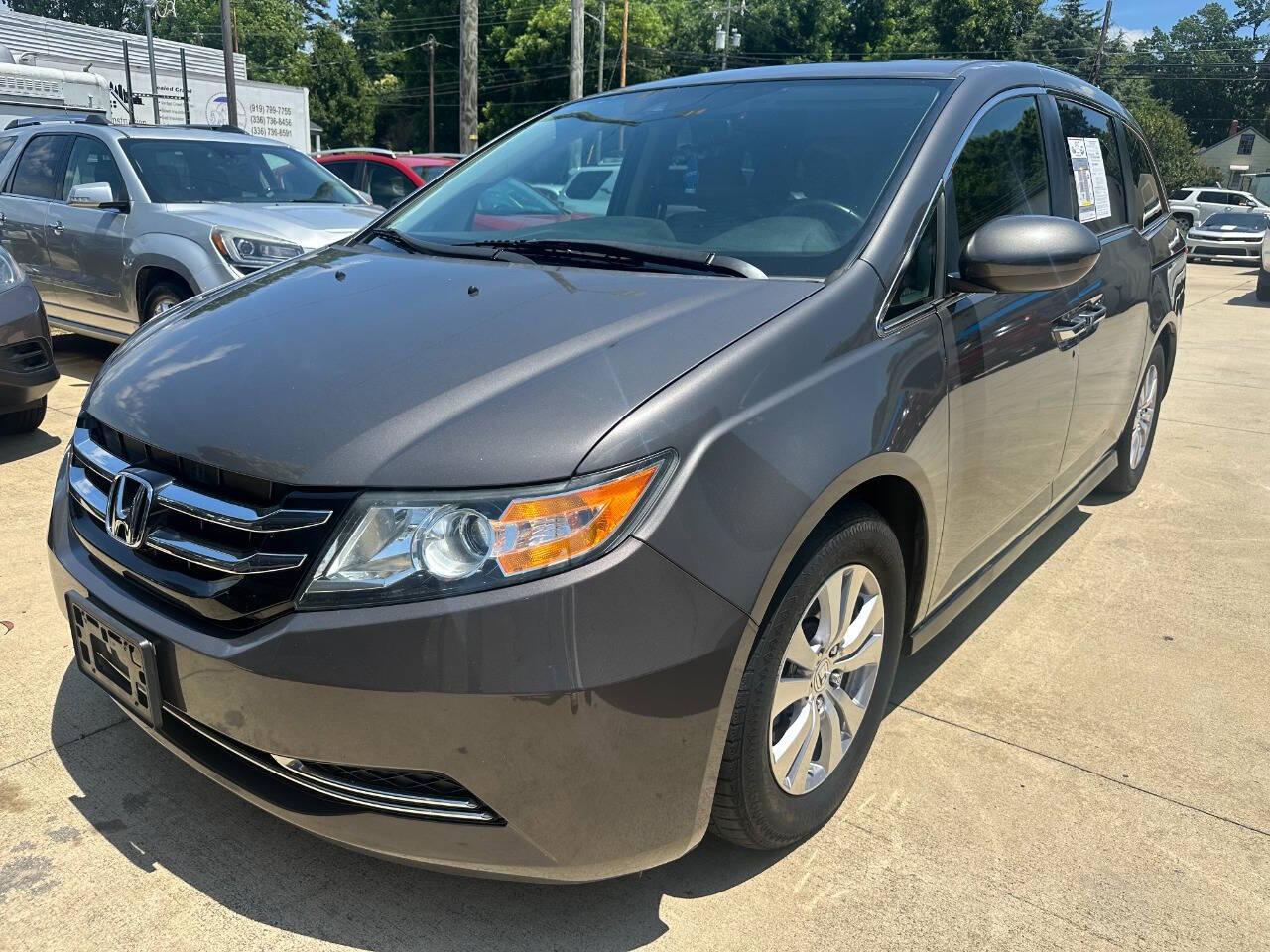 Thumbnail image of 2015 Honda Odyssey at Van 2 Auto Sales Inc.