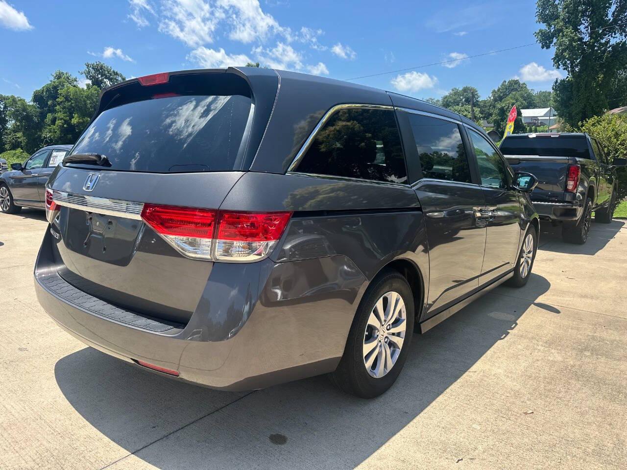 Thumbnail image of 2015 Honda Odyssey at Van 2 Auto Sales Inc.