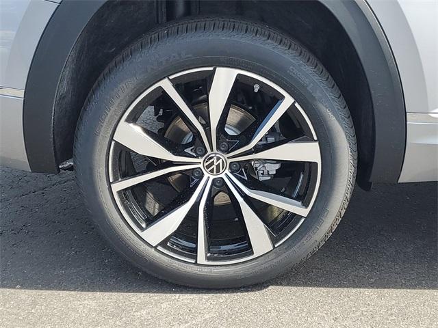 Thumbnail image of 2025 Volkswagen Atlas at Fox Automotive Group Inc. Toyota Volkswagen
