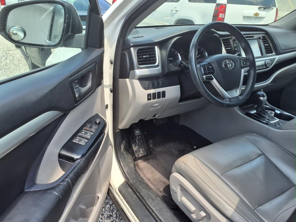 Thumbnail image of 2016 Toyota Highlander at Tommy's Quality Used Cars