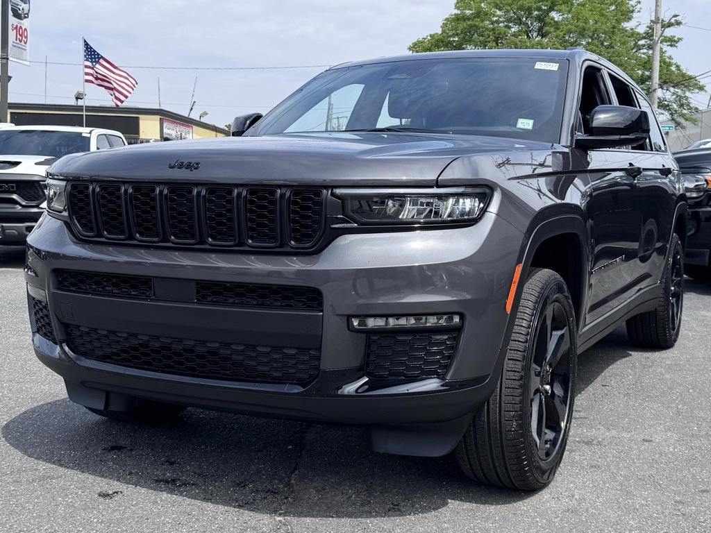 Thumbnail image of 2025 Jeep Grand Cherokee L at South Shore Chrysler Dodge Jeep RAM