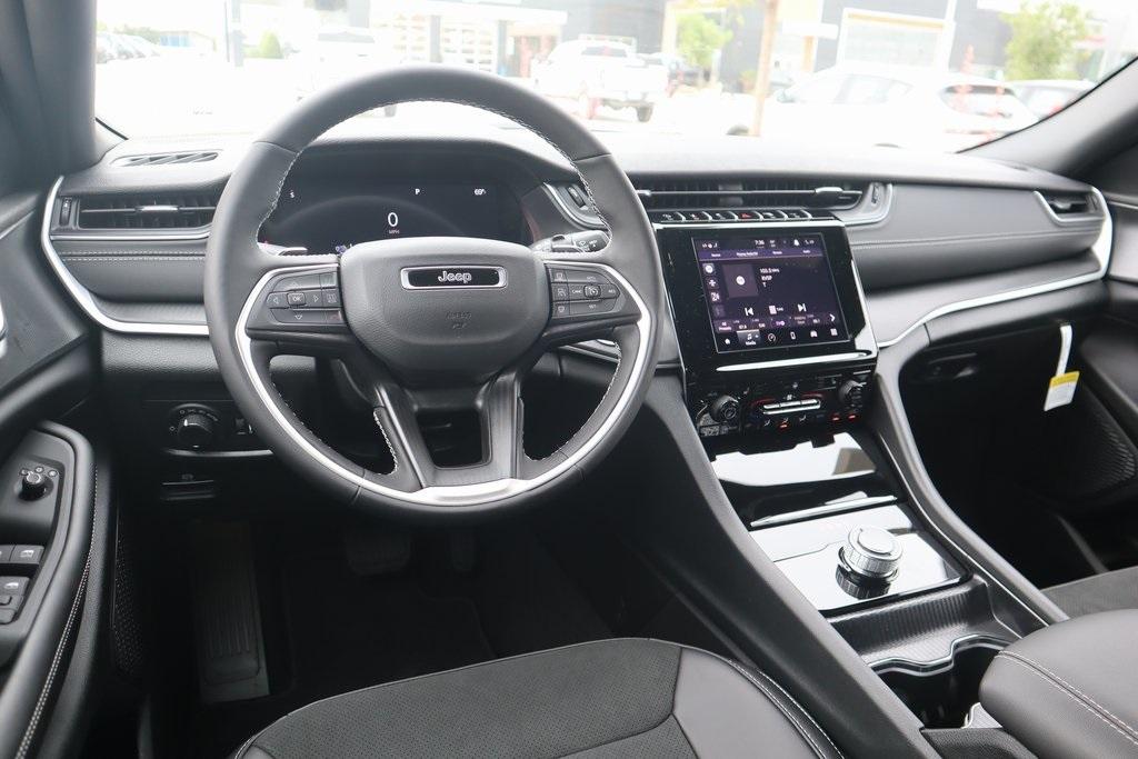 Thumbnail image of 2025 Jeep Grand Cherokee L at Westpointe Chrysler Jeep Dodge Ram