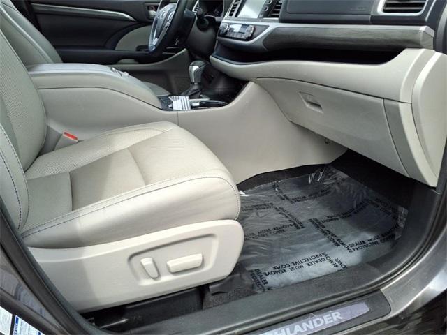 Thumbnail image of 2017 Toyota Highlander at Toyota Universe