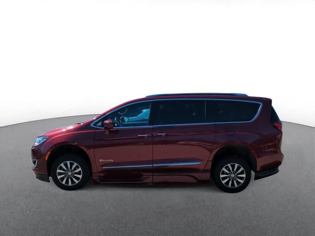 Thumbnail image of 2020 Chrysler Pacifica at Suburban Chrysler Dodge Jeep Ram of Troy