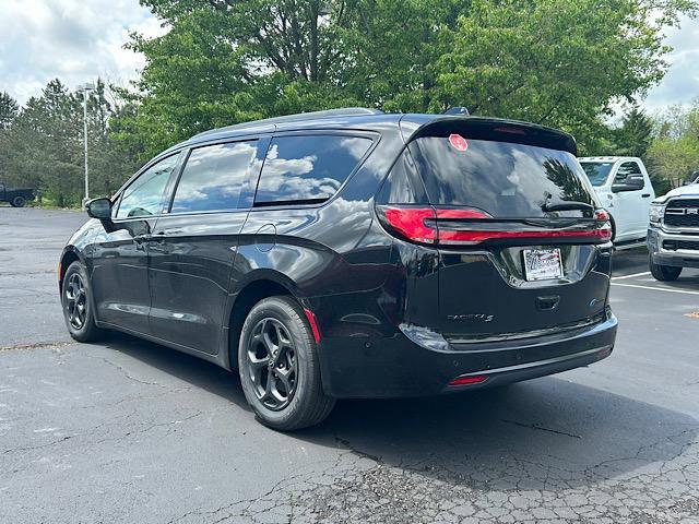 Thumbnail image of 2025 Chrysler Pacifica Plug-In Hybrid at Liberty Chrysler Jeep Dodge Ram - New and Used