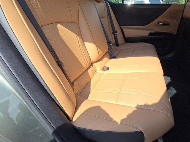 Thumbnail image of 2025 Lexus ES 300h at LexusRivercenter of Covington, KY