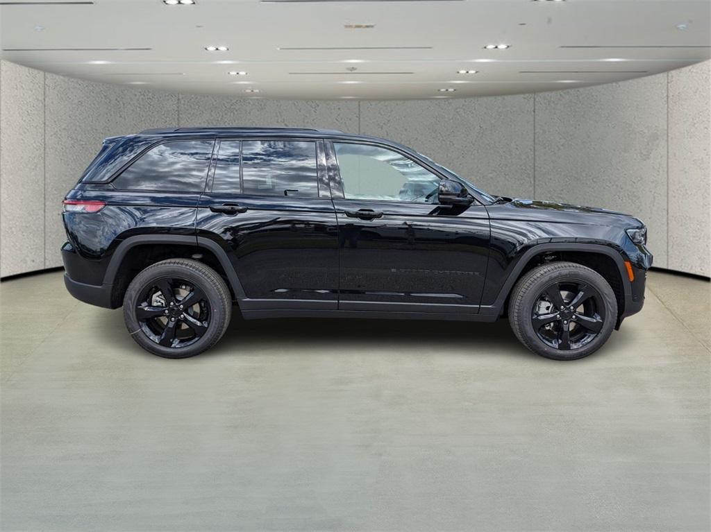 Thumbnail image of 2025 Jeep Grand Cherokee at Arrigo Chrysler Dodge Jeep Ram at Sawgrass