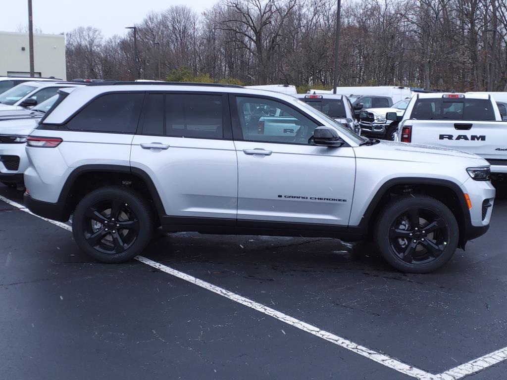 Thumbnail image of 2025 Jeep Grand Cherokee at Dave Dennis Chrysler Jeep Dodge Ram