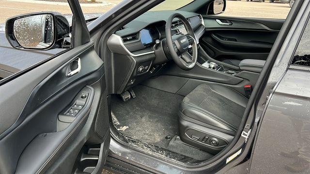 Thumbnail image of 2025 Jeep Grand Cherokee at Jim Riehl's Friendly Chrysler Dodge Jeep Ram of Lapeer