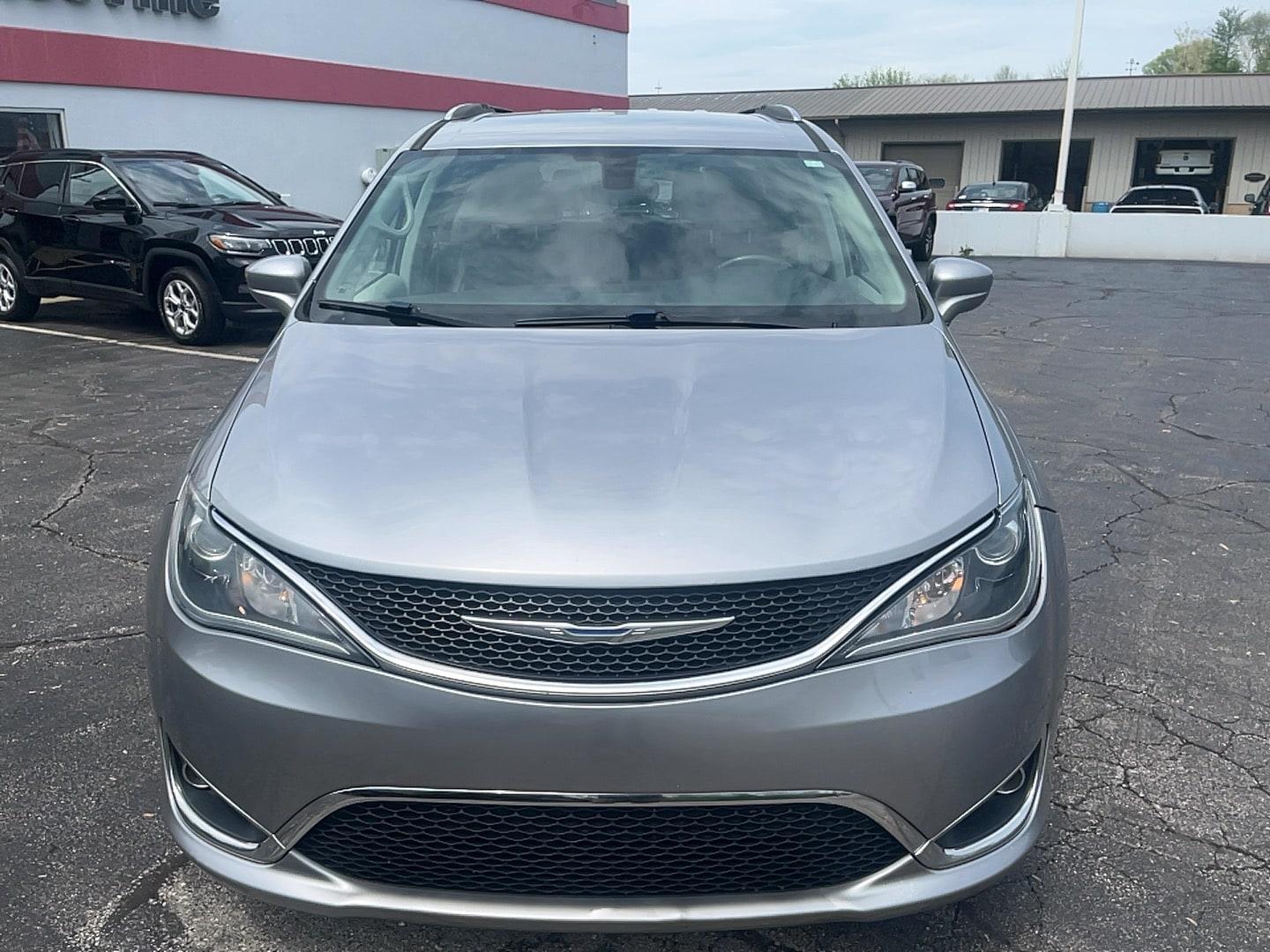 Thumbnail image of 2018 Chrysler Pacifica at Batesville Chrysler Dodge Jeep Inc