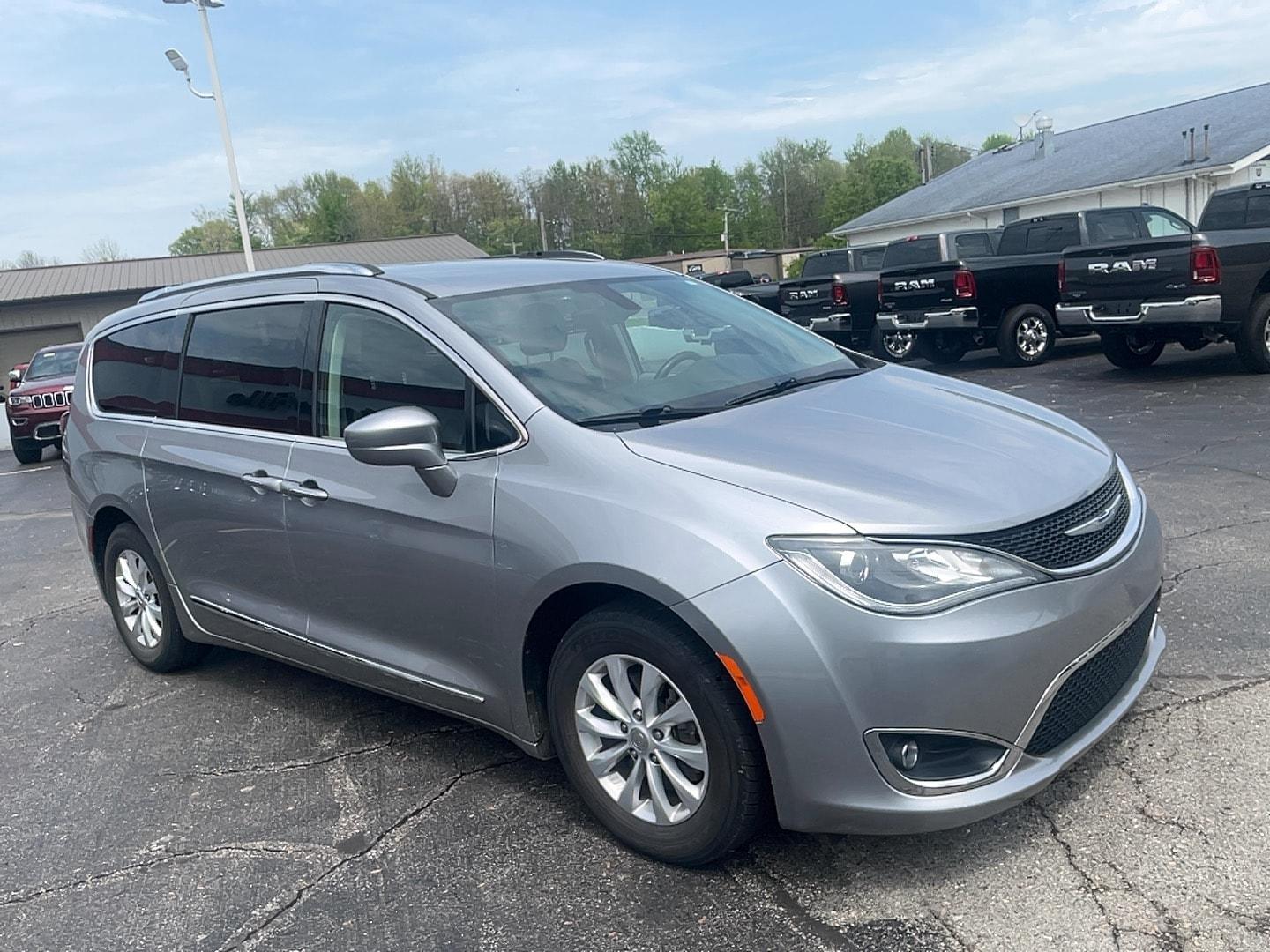 Thumbnail image of 2018 Chrysler Pacifica at Batesville Chrysler Dodge Jeep Inc
