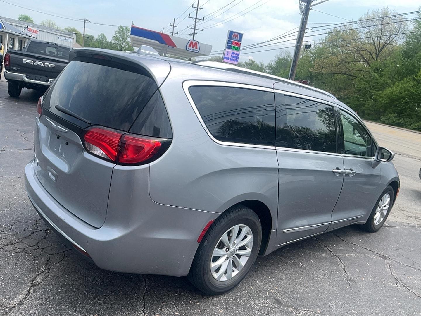 Thumbnail image of 2018 Chrysler Pacifica at Batesville Chrysler Dodge Jeep Inc