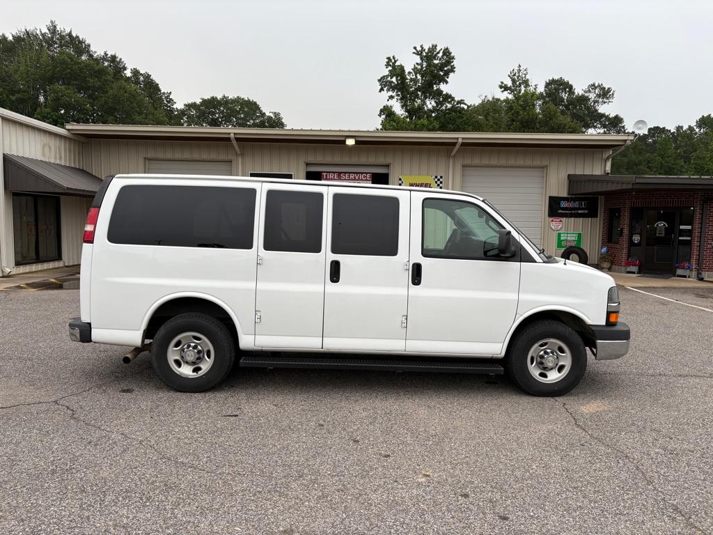 Thumbnail image of 2016 Chevrolet Express at BAMA DIRECT AUTOMOTIVE LLC